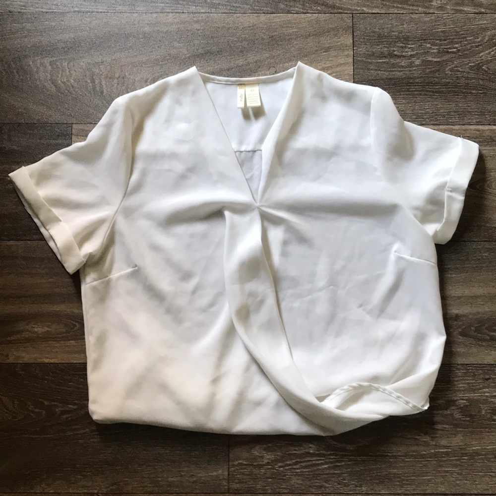 White blouse (short sleeve)